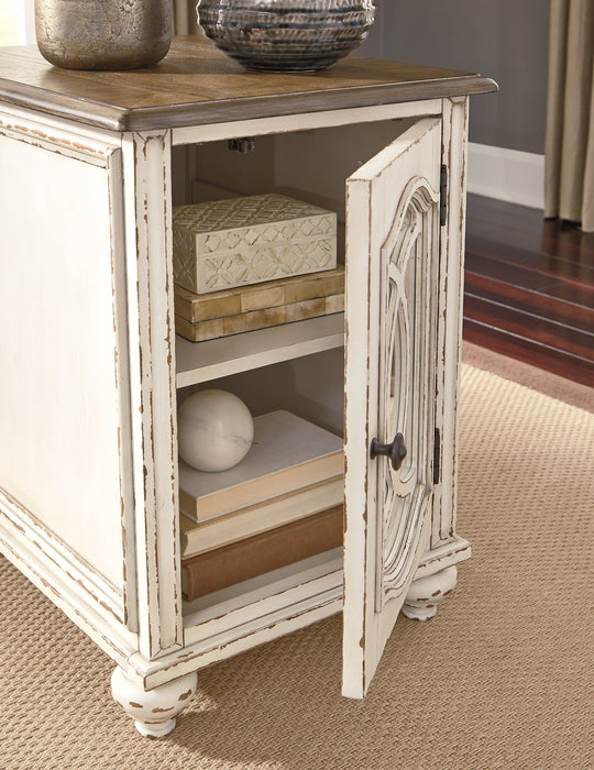 Realyn Coffee Table with 2 End Tables Homeline Furniture