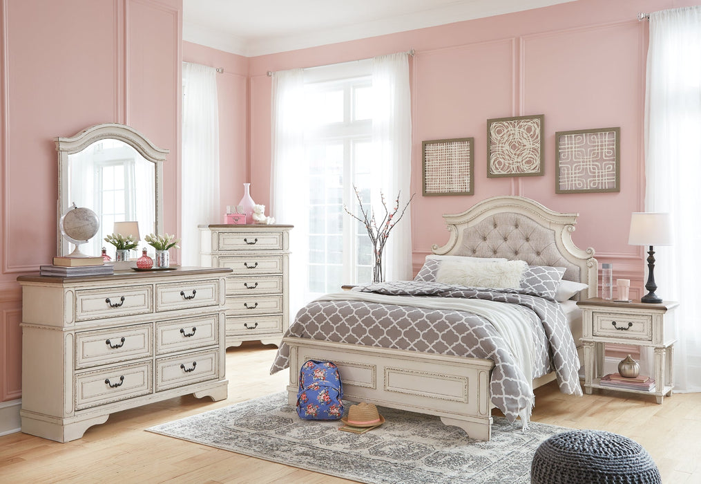 Realyn Full Panel Bed with Mirrored Dresser, Chest and Nightstand Homeline Furniture