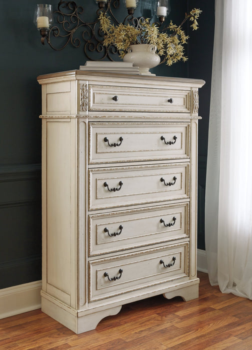 Realyn Queen Sleigh Bed with Mirrored Dresser and 2 Nightstands Homeline Furniture