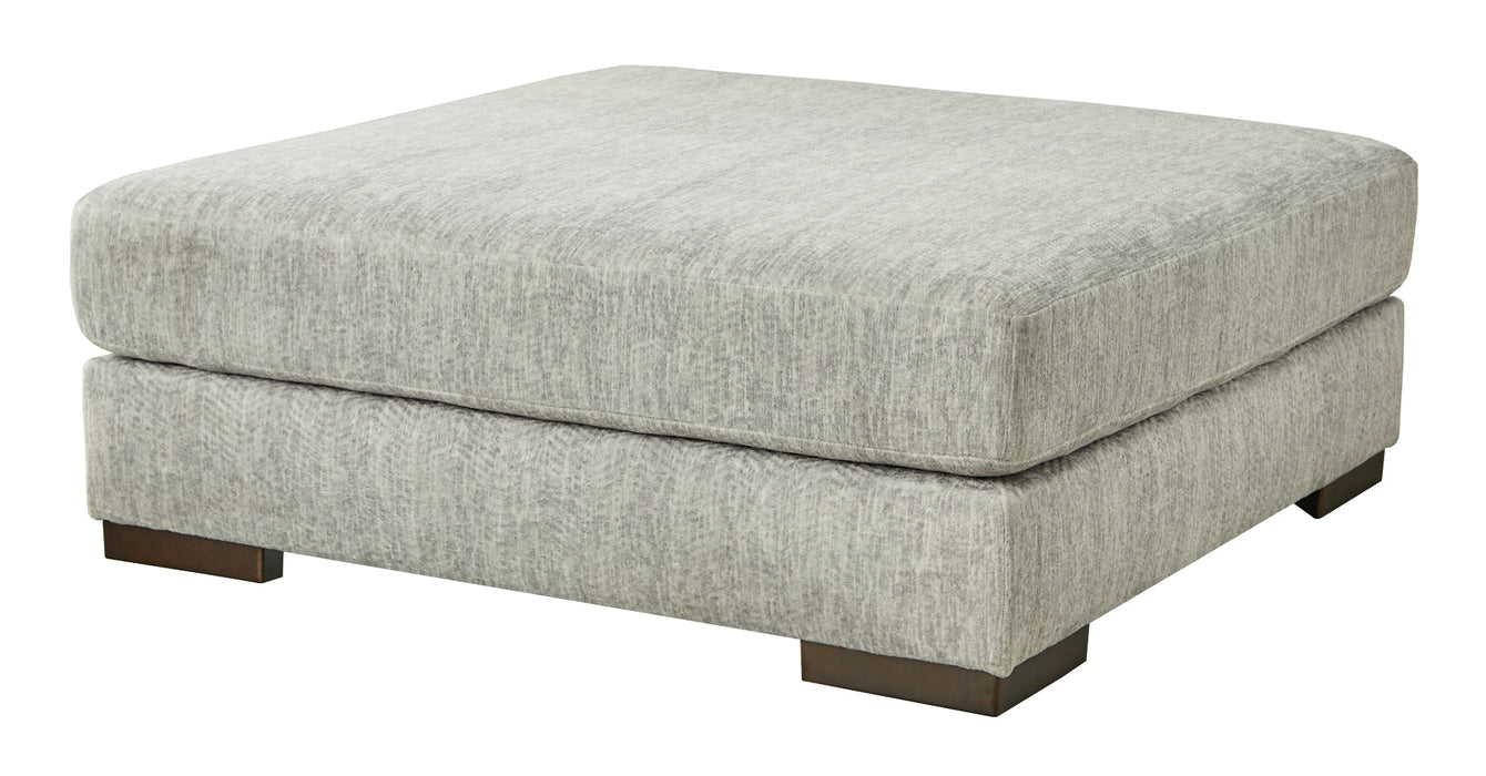 Regent Park 4-Piece Sectional with Ottoman Homeline Furniture