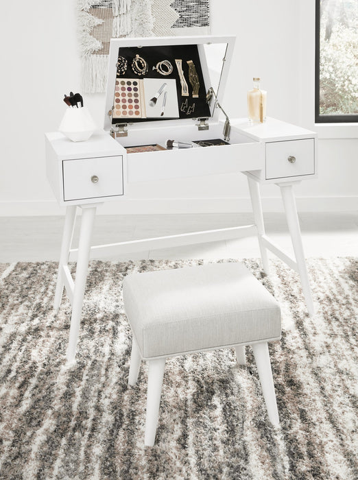 Thadamere Vanity/UPH Stool (2/CN) Homeline Furniture