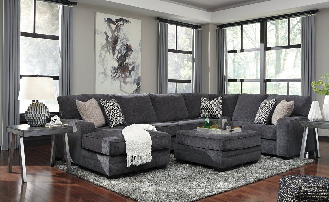 Tracling 3-Piece Sectional with Ottoman Homeline Furniture