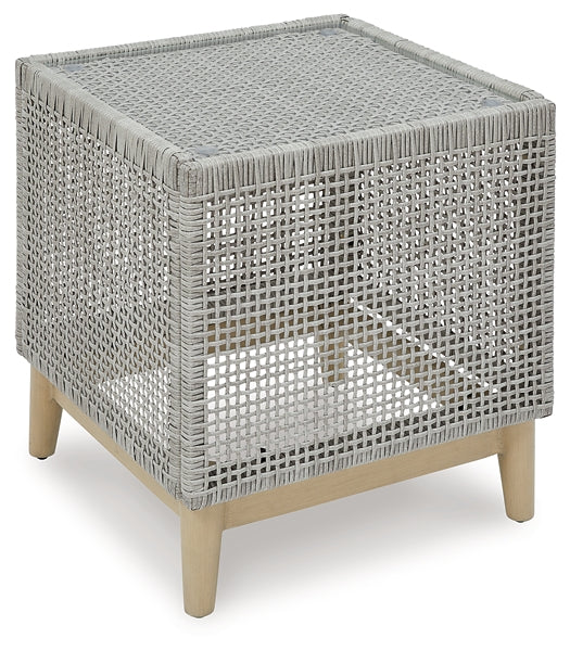 Seton Creek 2 Outdoor Lounge Chairs with End Table