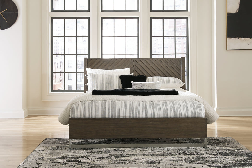 Arkenton King Panel Bed with Mirrored Dresser, Chest and Nightstand