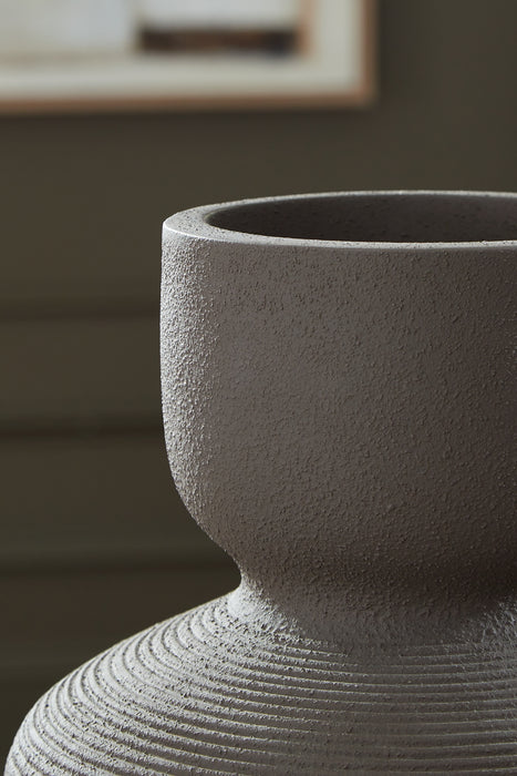 Dalsen Vase