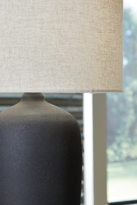 Ryenburg Metal Table Lamp (1/CN)