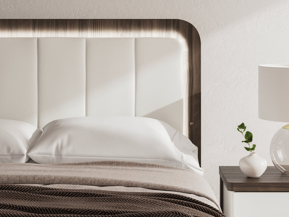 Kendanport Queen Upholstered Bed
