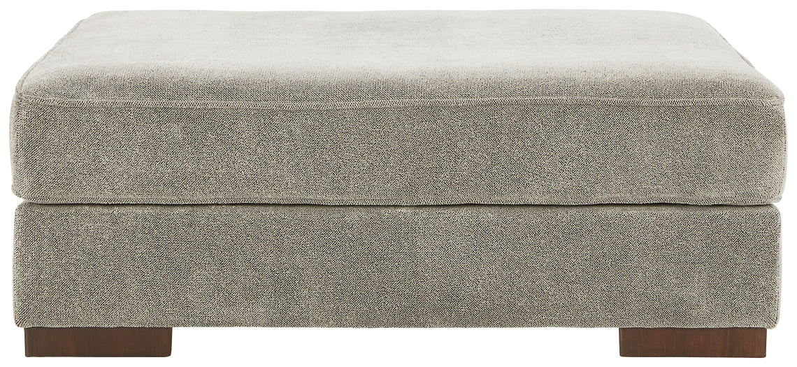 Bayless 3-Piece Sectional with Ottoman Homeline Furniture