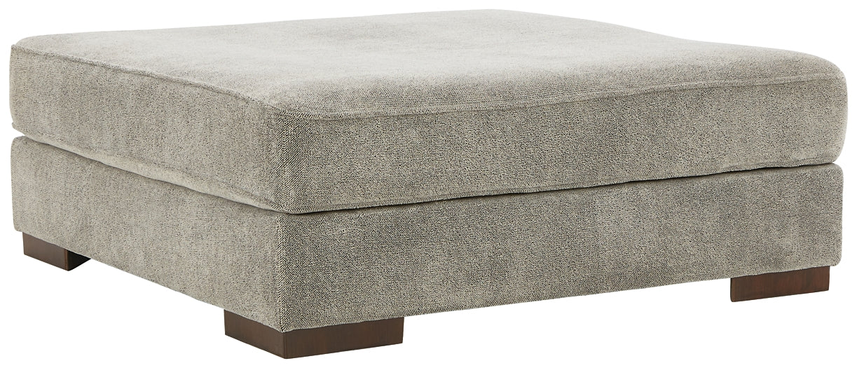 Bayless 3-Piece Sectional with Ottoman Homeline Furniture