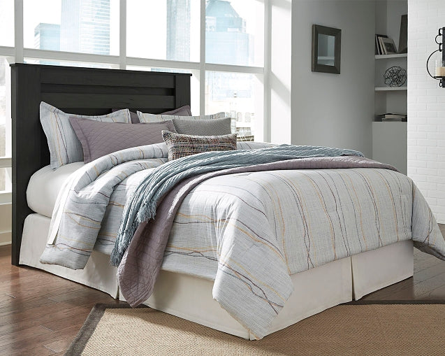 Brinxton King Panel Bed with Mirrored Dresser and 2 Nightstands Homeline Furniture