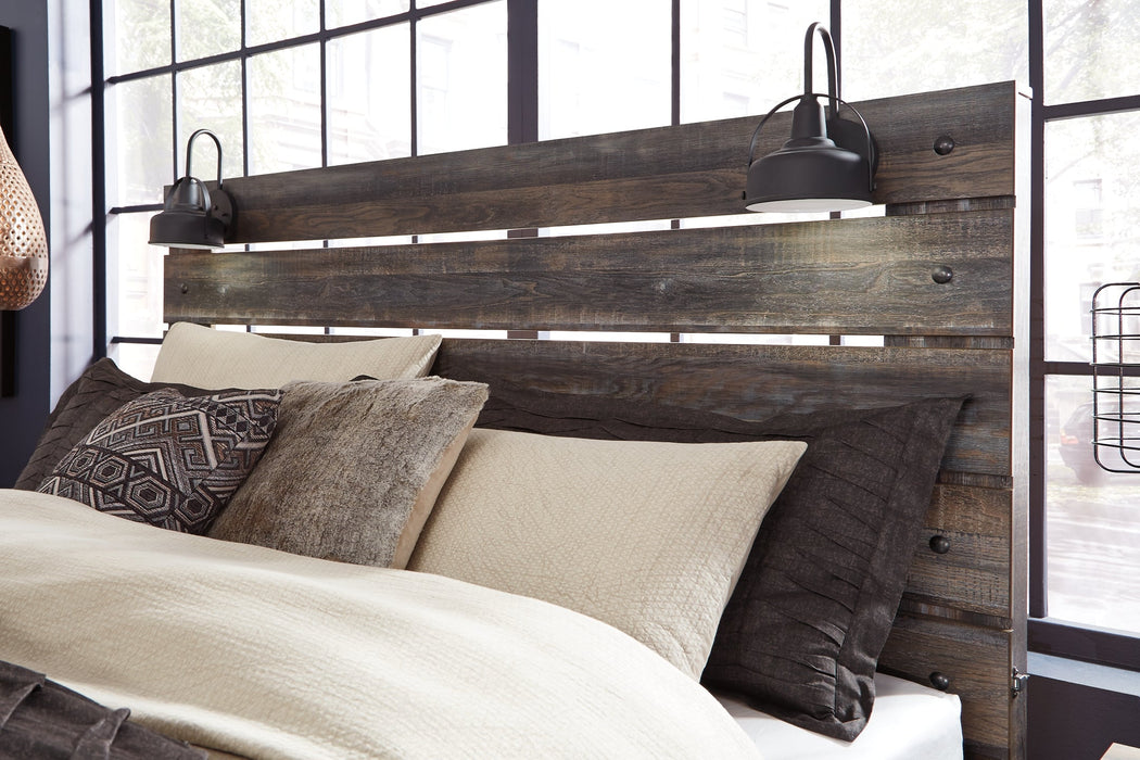 Drystan King Panel Bed with 2 Storage Drawers with Mirrored Dresser, Chest and 2 Nightstands Homeline Furniture