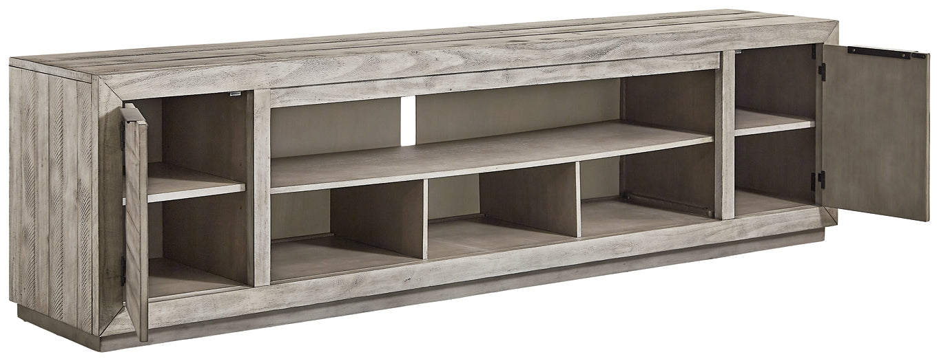 Naydell XL TV Stand w/Fireplace Option Homeline Furniture